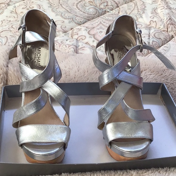 Shoes - Picture 2 of 4